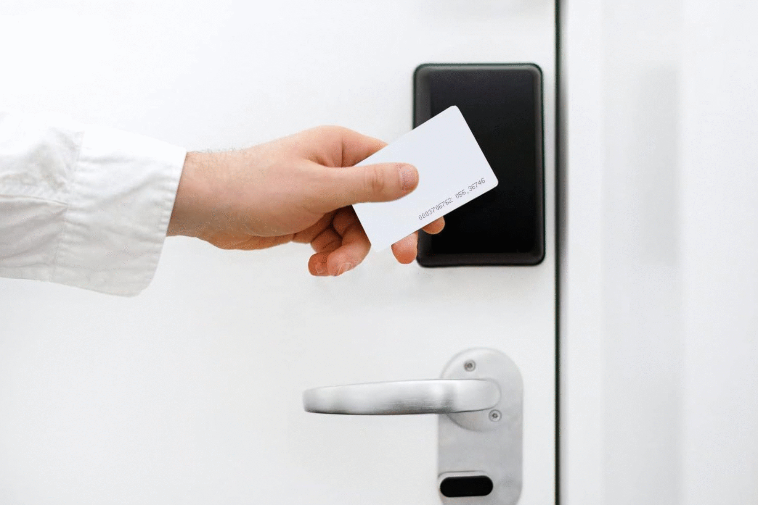 LECTORES BIOMÉTRICOS O DE TARJETAS RFID